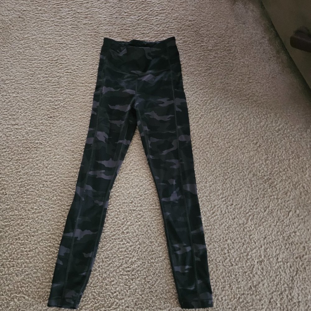 Athleta ultimate camo 7/8 tight
